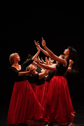 Contemporain adulte intermédiaire mardi 18h30-20h